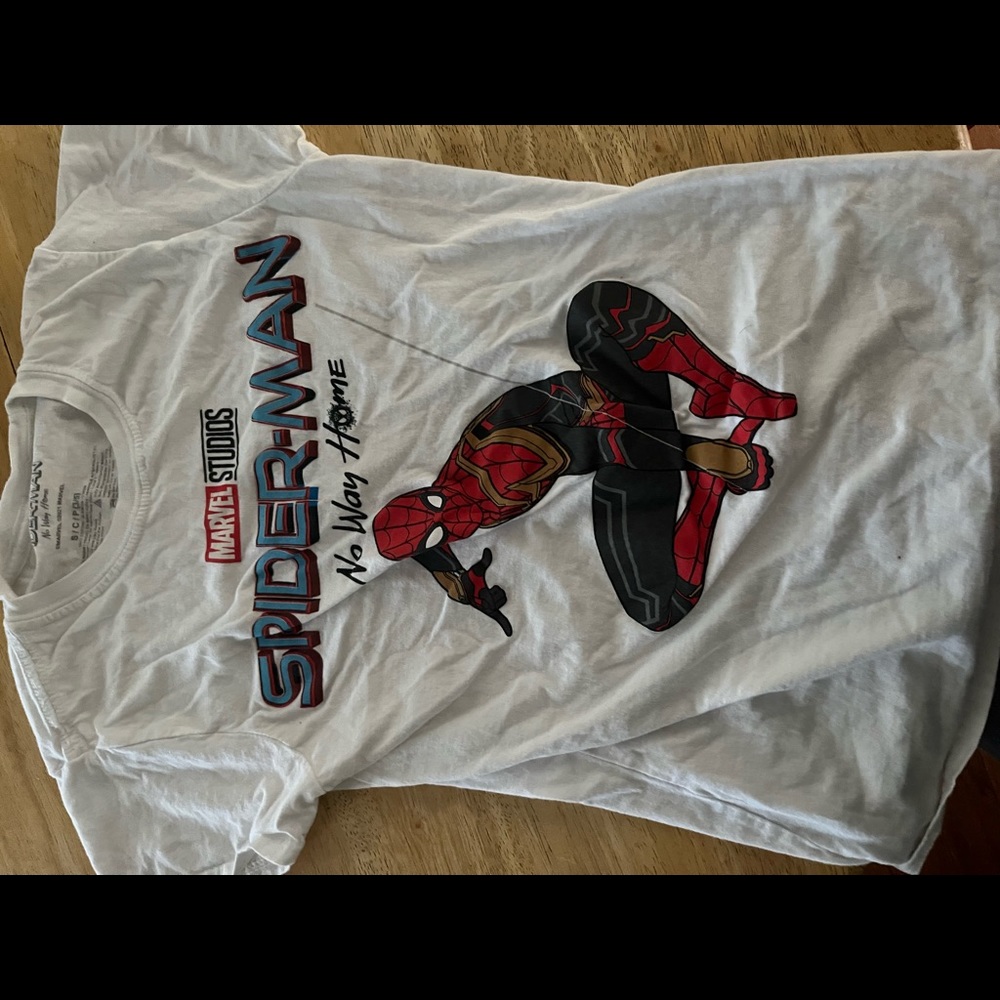 White spider man shirt worn a few times good condition